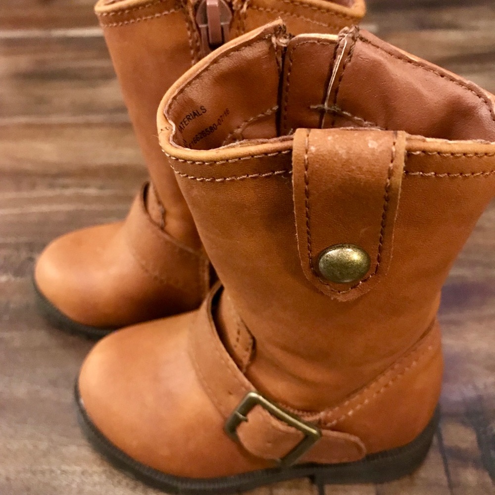 Baby size 5 boots....NWOT never been used!!